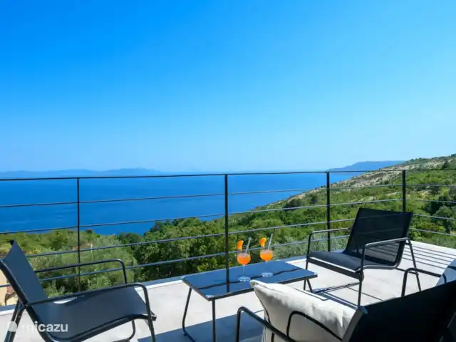 Casa Anónima en Croacia, Istria, Labin - villa asiento