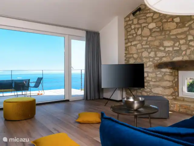 Casa Anónima en Croacia, Istria, Labin - villa Salón