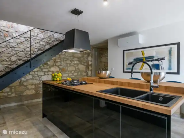 Casa Anónima en Croacia, Istria, Labin - villa cocina