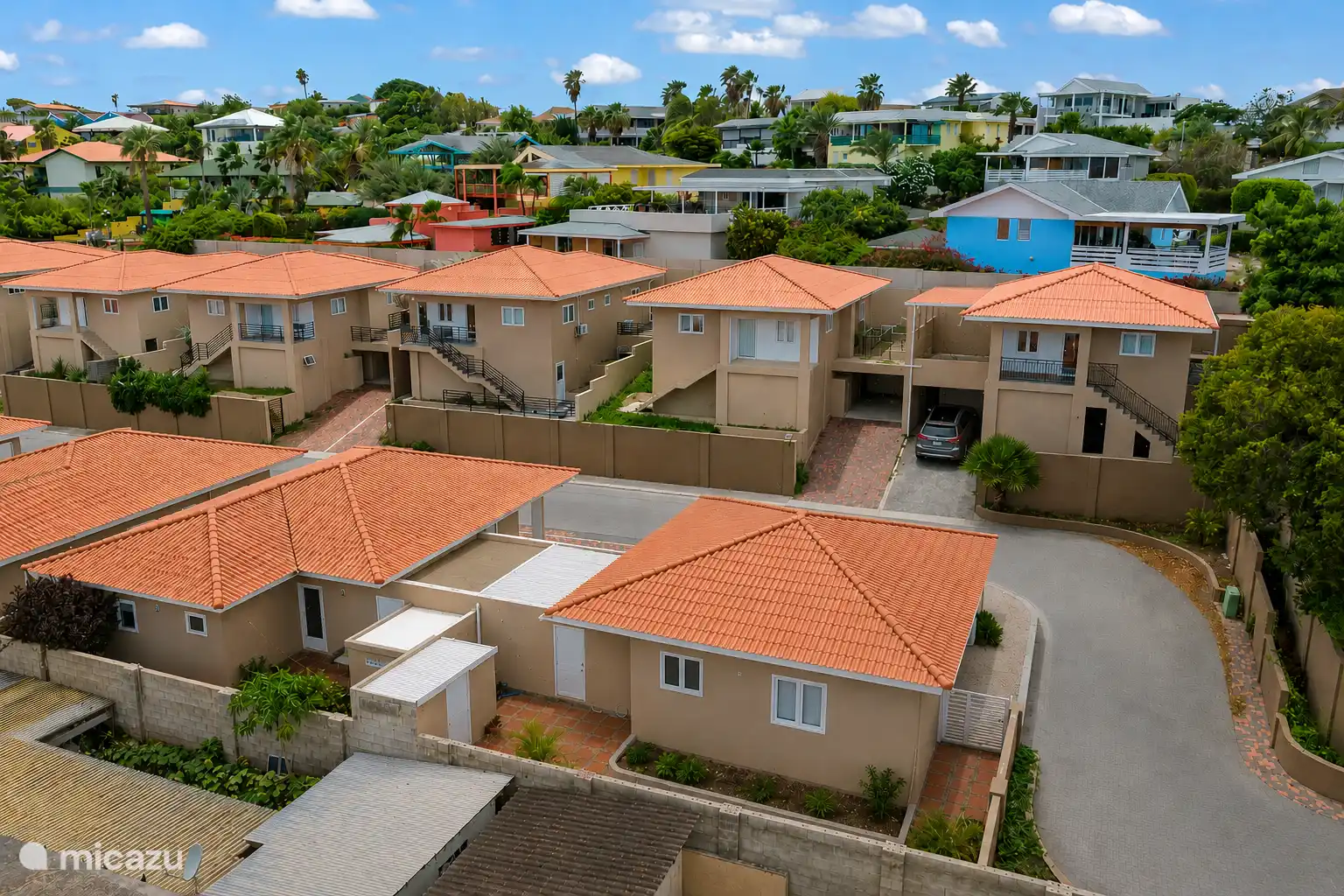 Secure gated resort 200 meters from the sea and 500 meters from the famous Mambo Beach. 

Very central location, no problems with traffic jams! 