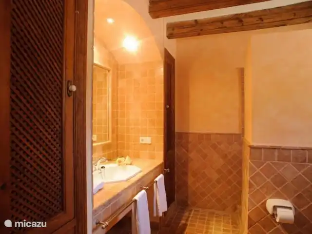 Villa Penya Redona huren in Spanje, Mallorca, Cala d`Or - villa badkamer
