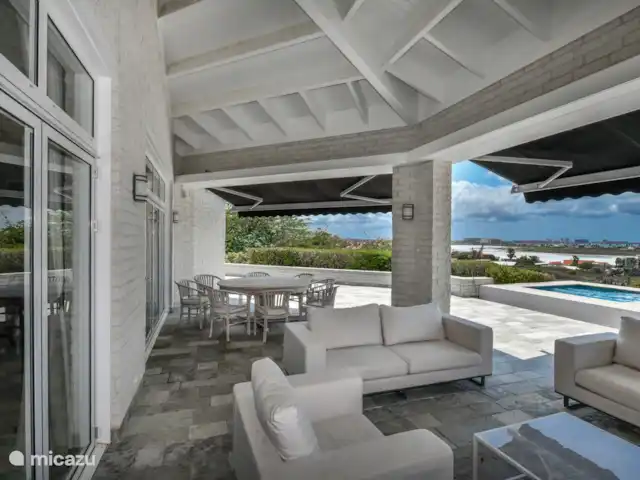 Vista al mar, Jacuzzi, Cerca de la playa en Aruba, Norte, Westpunt - villa Patio exterior