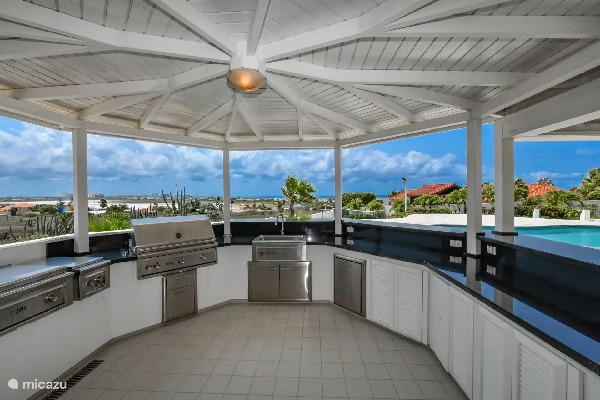 Außenküche mit Aussicht