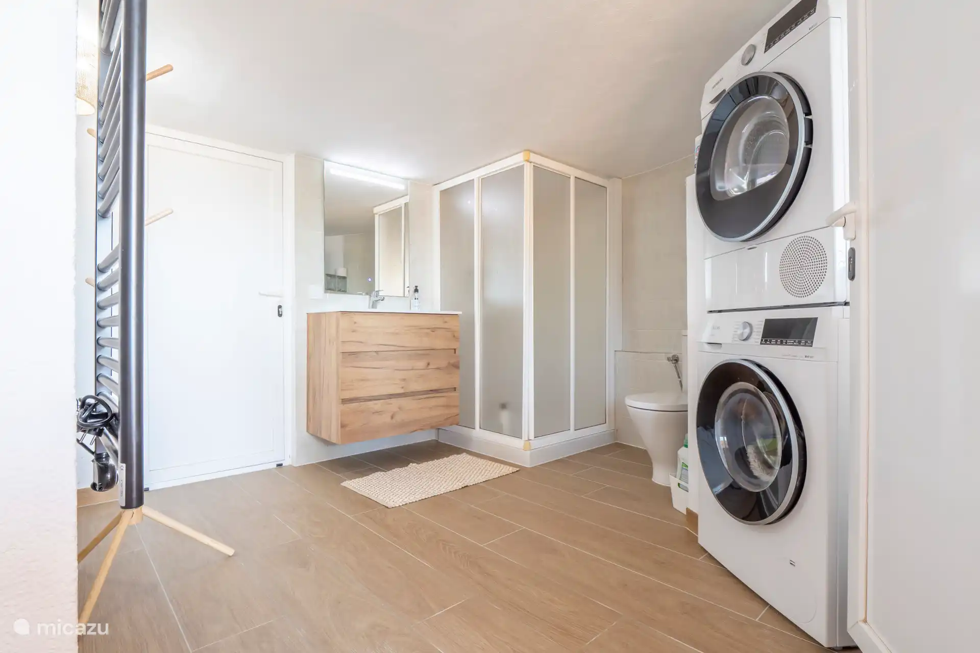 Badezimmer 4 und Waschküche
Bitte beachten Sie: 1,80m Stehhöhe 