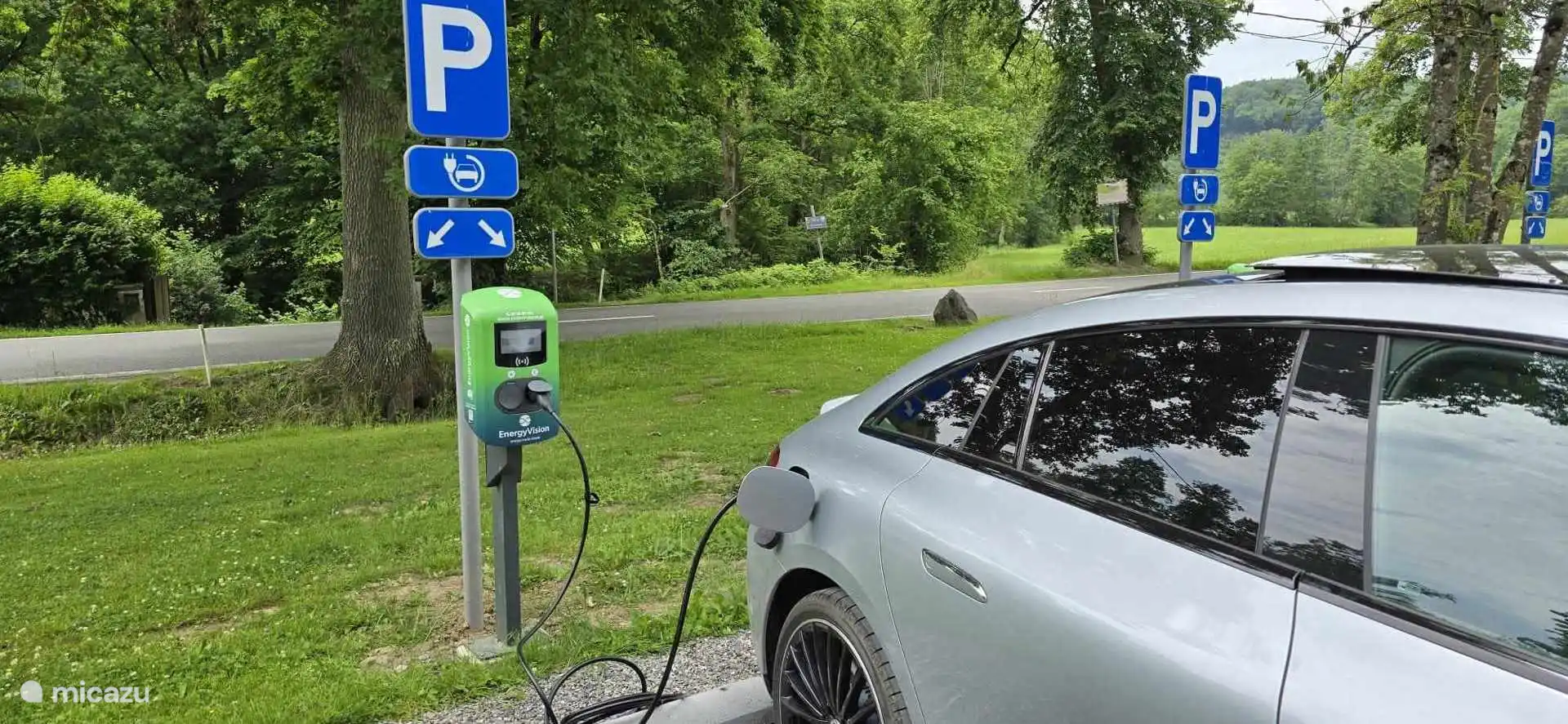 Laadplein aan de ingang van het Sunclass Durbuy park