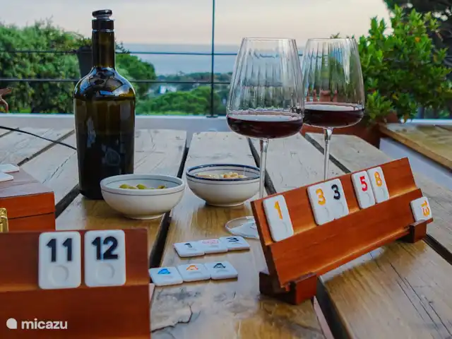Location de Vacances Espagne, Barcelone, Sant Andreu de Llavaneres , penthouse - Loft sur le domaine – Côte de Barcelone Verre de vin avec vue