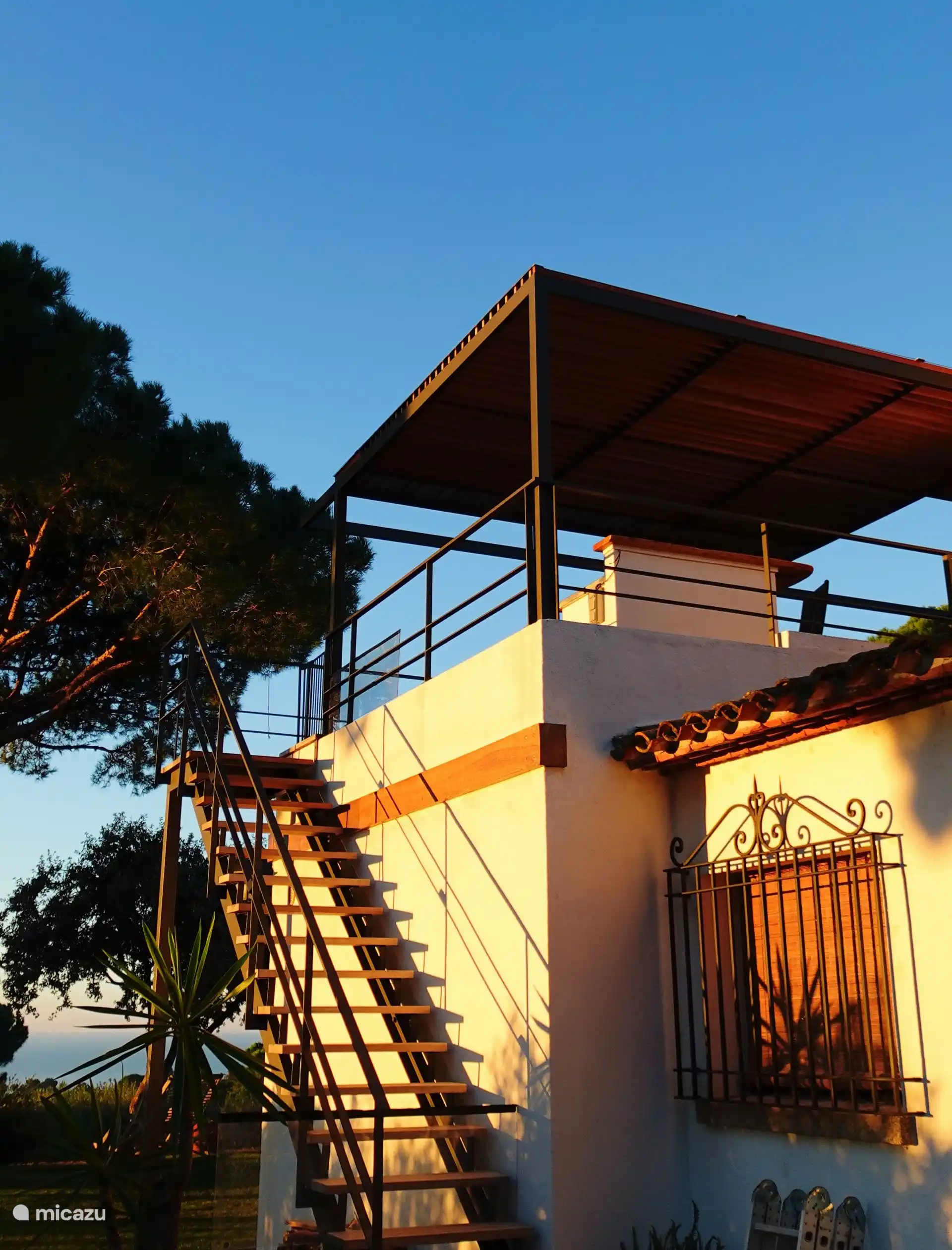 Eigen toegang met buitentrap