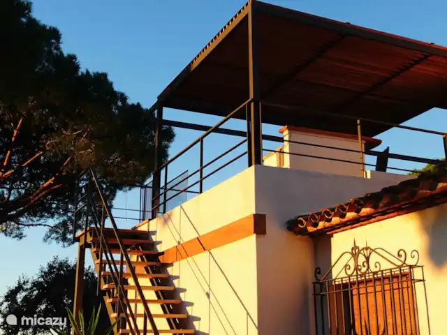Location de Vacances Espagne, Barcelone, Sant Andreu de Llavaneres , penthouse - Loft sur le domaine – Côte de Barcelone Accès privé avec escalier extérieur