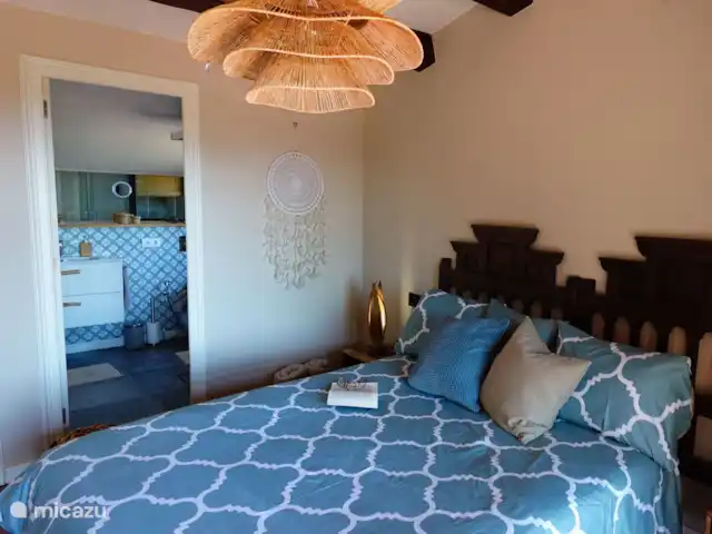 Location de Vacances Espagne, Barcelone, Sant Andreu de Llavaneres , penthouse - Loft sur le domaine – Côte de Barcelone Lit double spacieux (180 x 200) avec salle de bain attenante