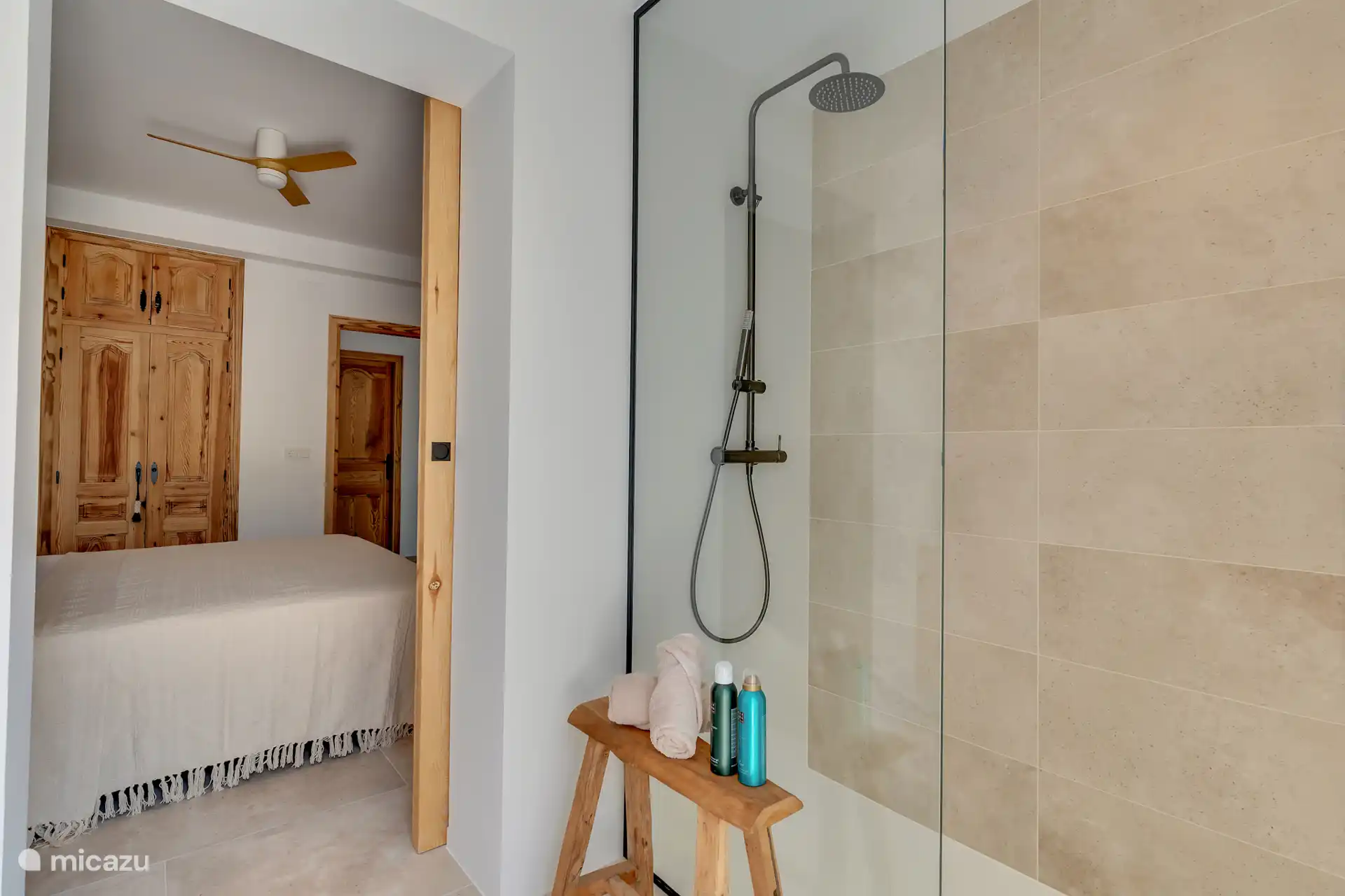 Luxurious bathroom en-suite with spacious walk-in shower