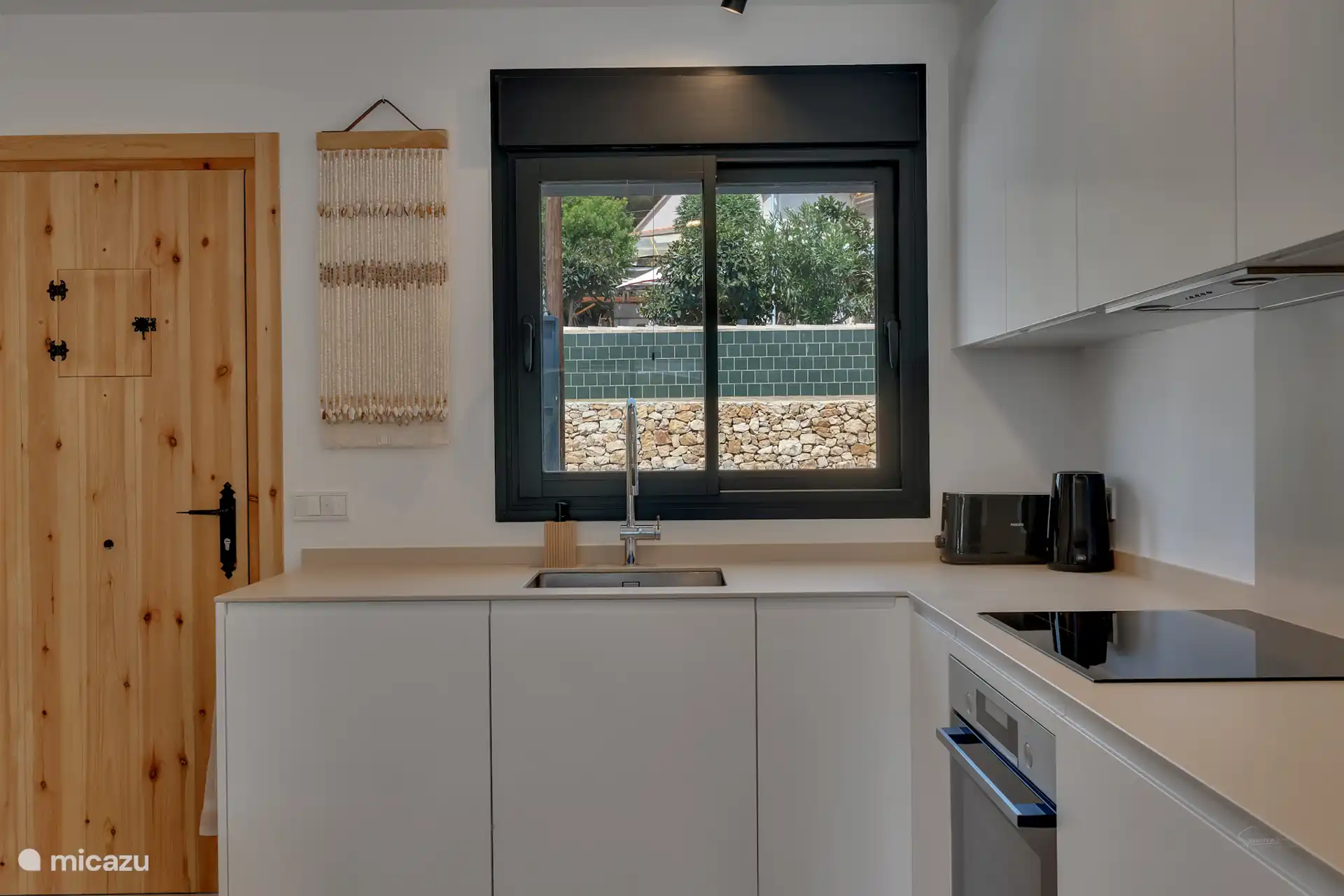 Von der Küche aus ein schöner Blick in den Vorgarten