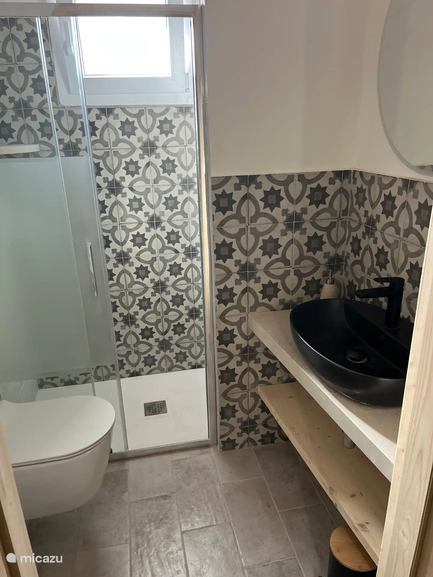 Maison d’hôtes : Salle de bain partagée avec douche