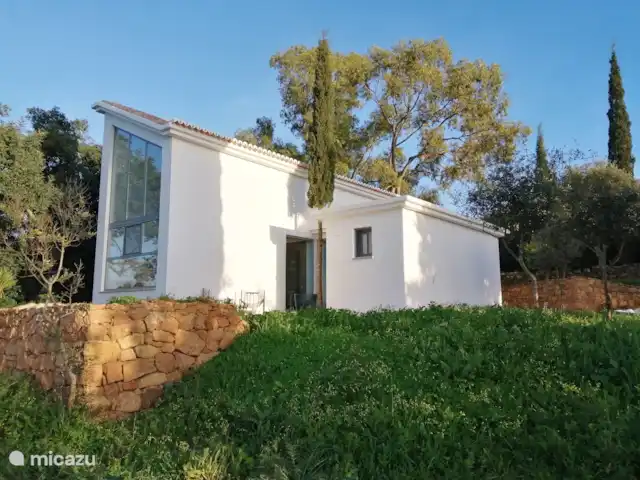 Location de Vacances Portugal, Algarve, Lagoa, villa - Casa Cipreste Casa Cipreste avec des murs en pierre naturelle, construite à partir de pierres de son propre terrain