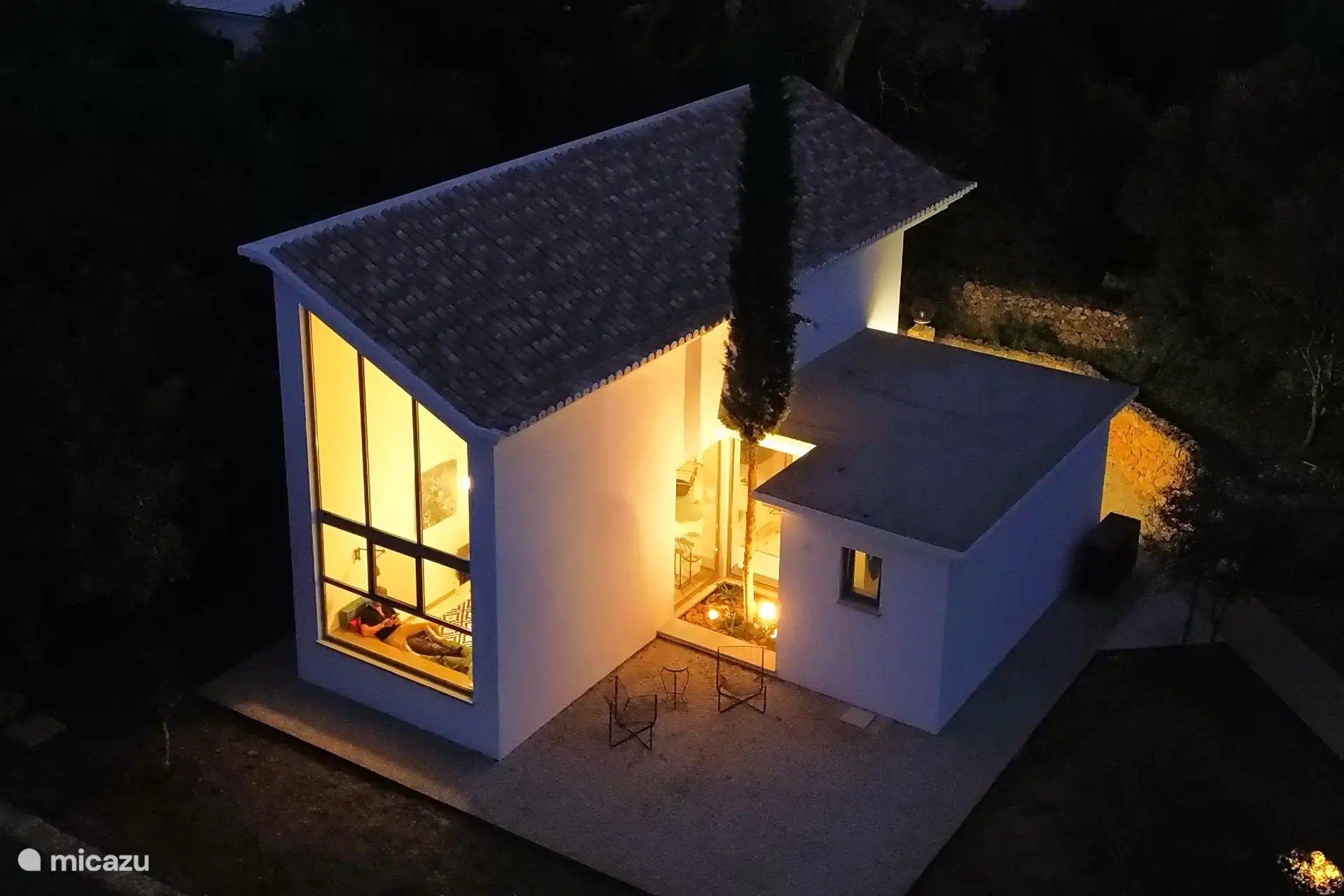 Casa Cipreste 's avonds