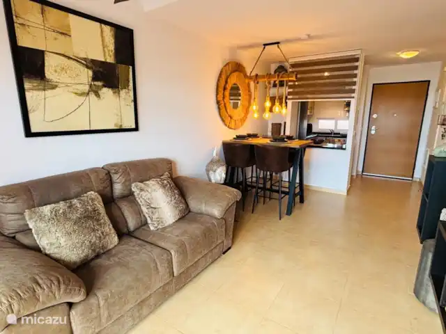 Ponceuse Krijnen | Espagne, Costa Cálida, Alhama de Murcia - appartement Salon avec canapé spacieux et confortable.