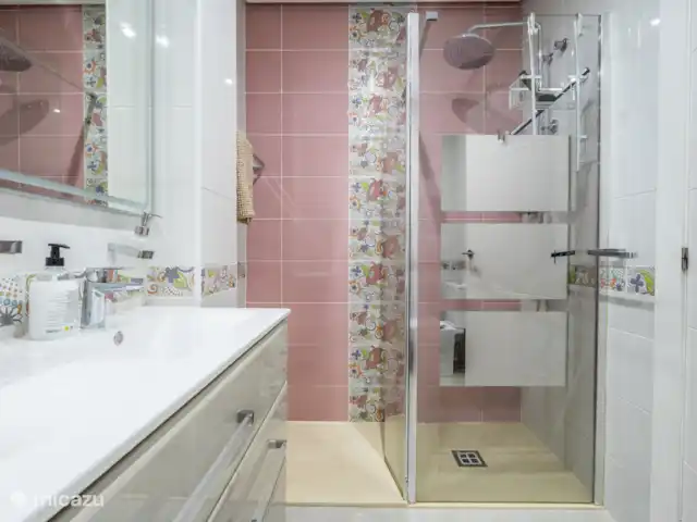 Casa Pitufo huren in Spanje, Murcia, Torre-Pacheco - villa 2de badkamer deel 1, inloopdouche met regendouche, handdouche.