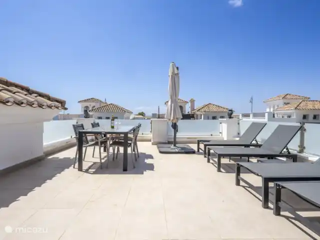 Casa Pitufo huren in Spanje, Murcia, Torre-Pacheco - villa Zonneterras 1ste verdiep, tafel met 4 stoelen, 4 ligstoelen, parasol. Zon vanaf 9u tot ze ondergaat.