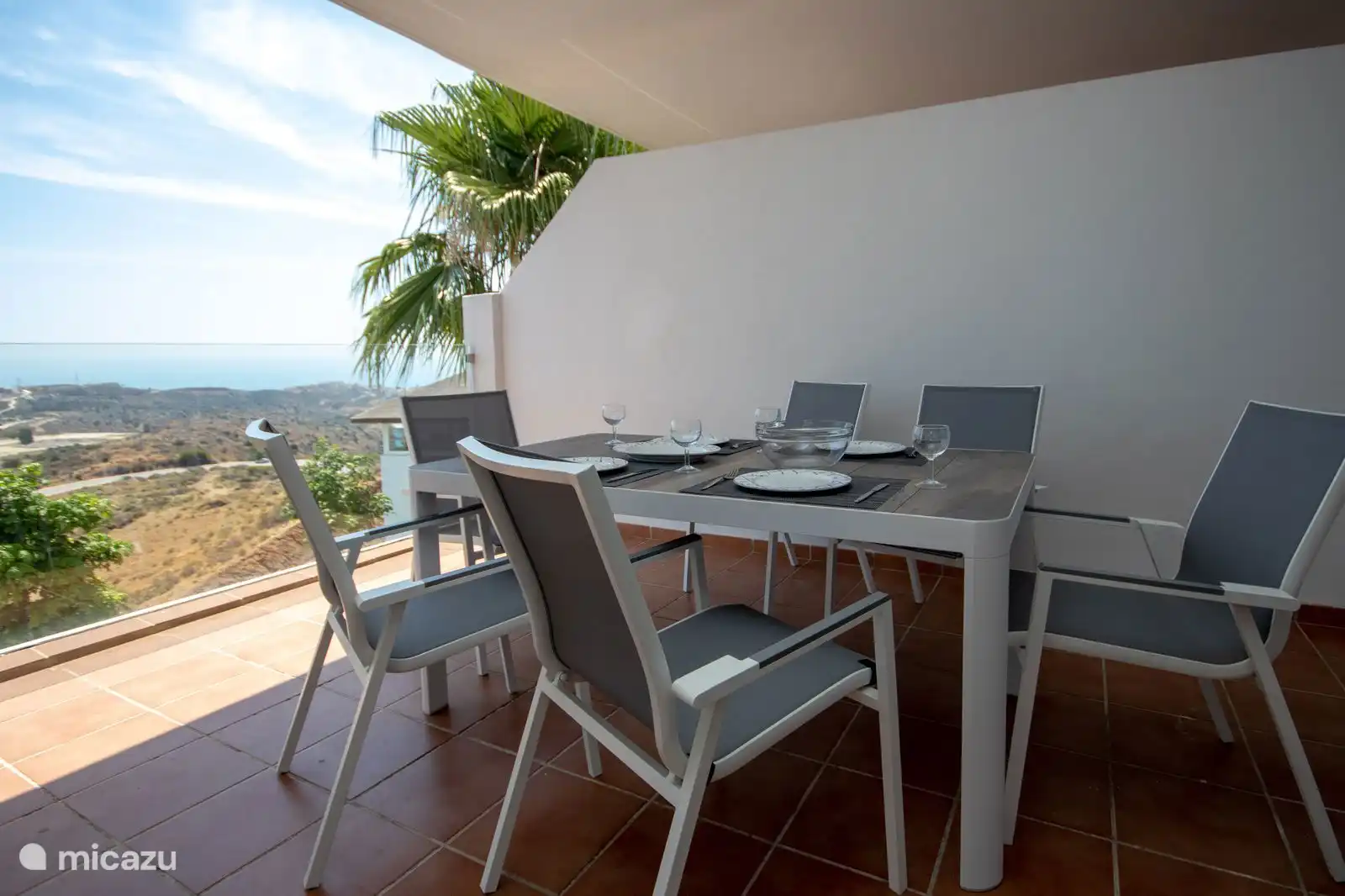 Comedor en gran terraza