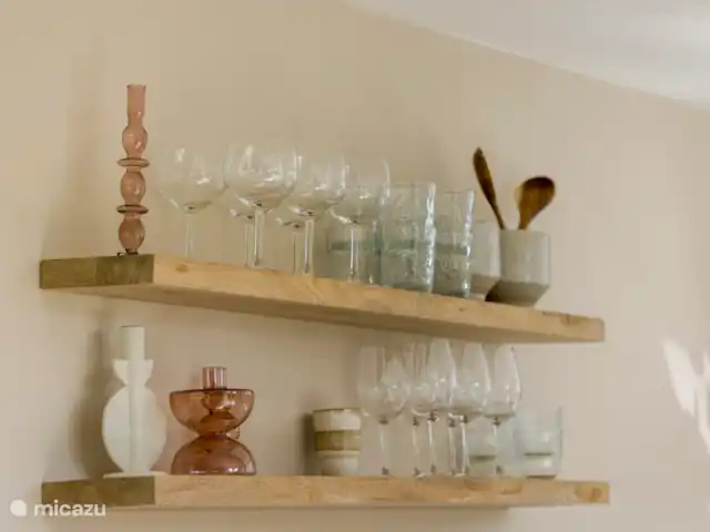 Chalet au bord de la plage avec piscine | Pays-Bas, Zélande, Baarland - bungalow Beaucoup de verres et de vaisselle
