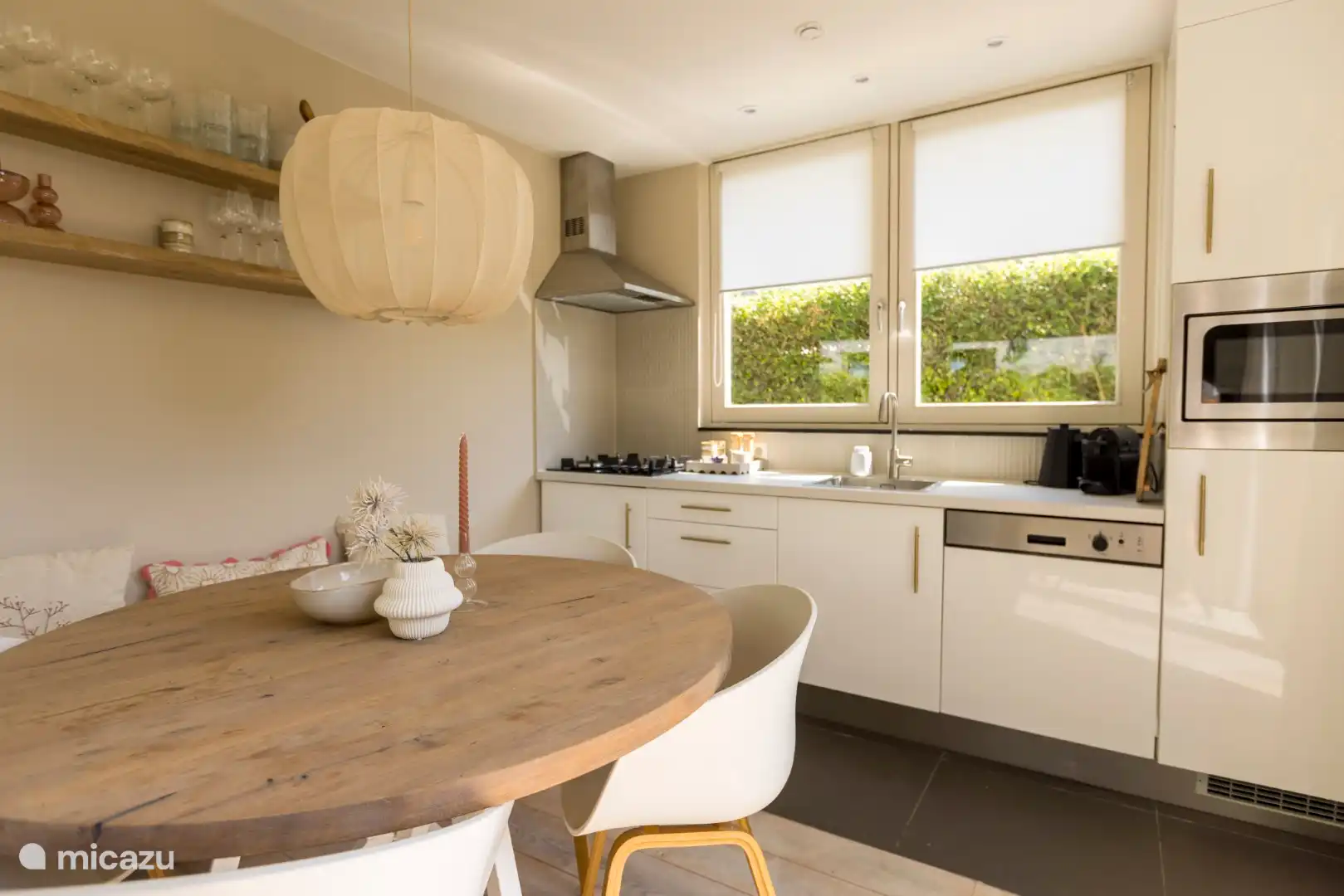 Küche und Essbereich