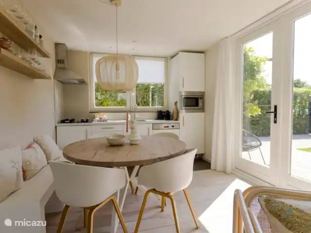 Chalet au bord de la plage avec piscine | Pays-Bas, Zélande, Baarland - bungalow La cuisine et la salle à manger