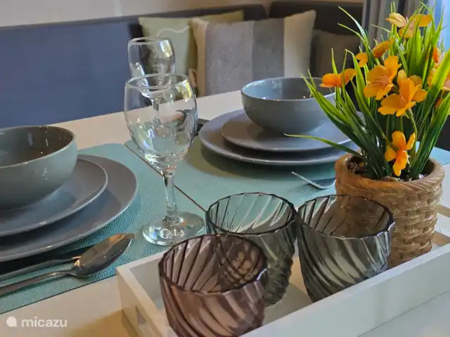 Chalet Felice huren in Nederland, Overijssel, Lattrop - chalet Gezellig samen aan tafel