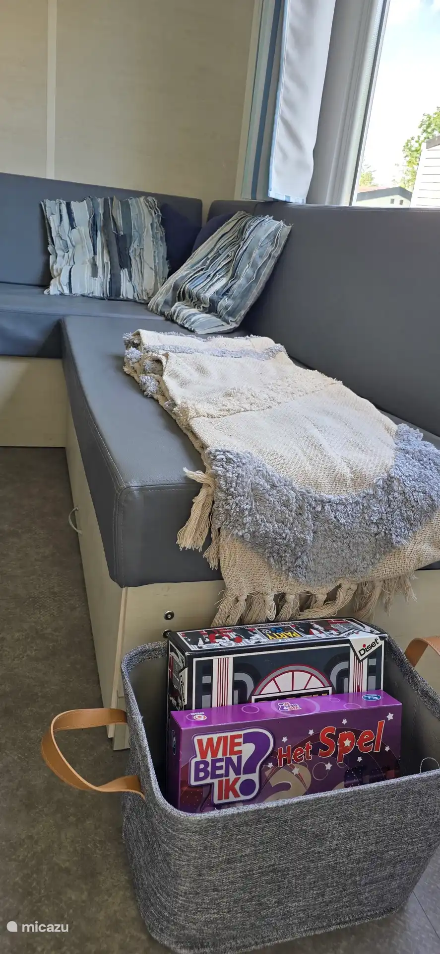 Sitting area with games