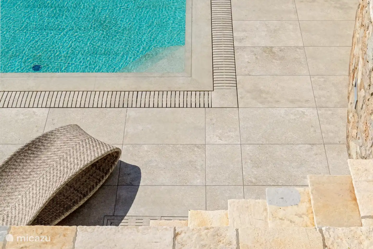 Infinity Pool detail