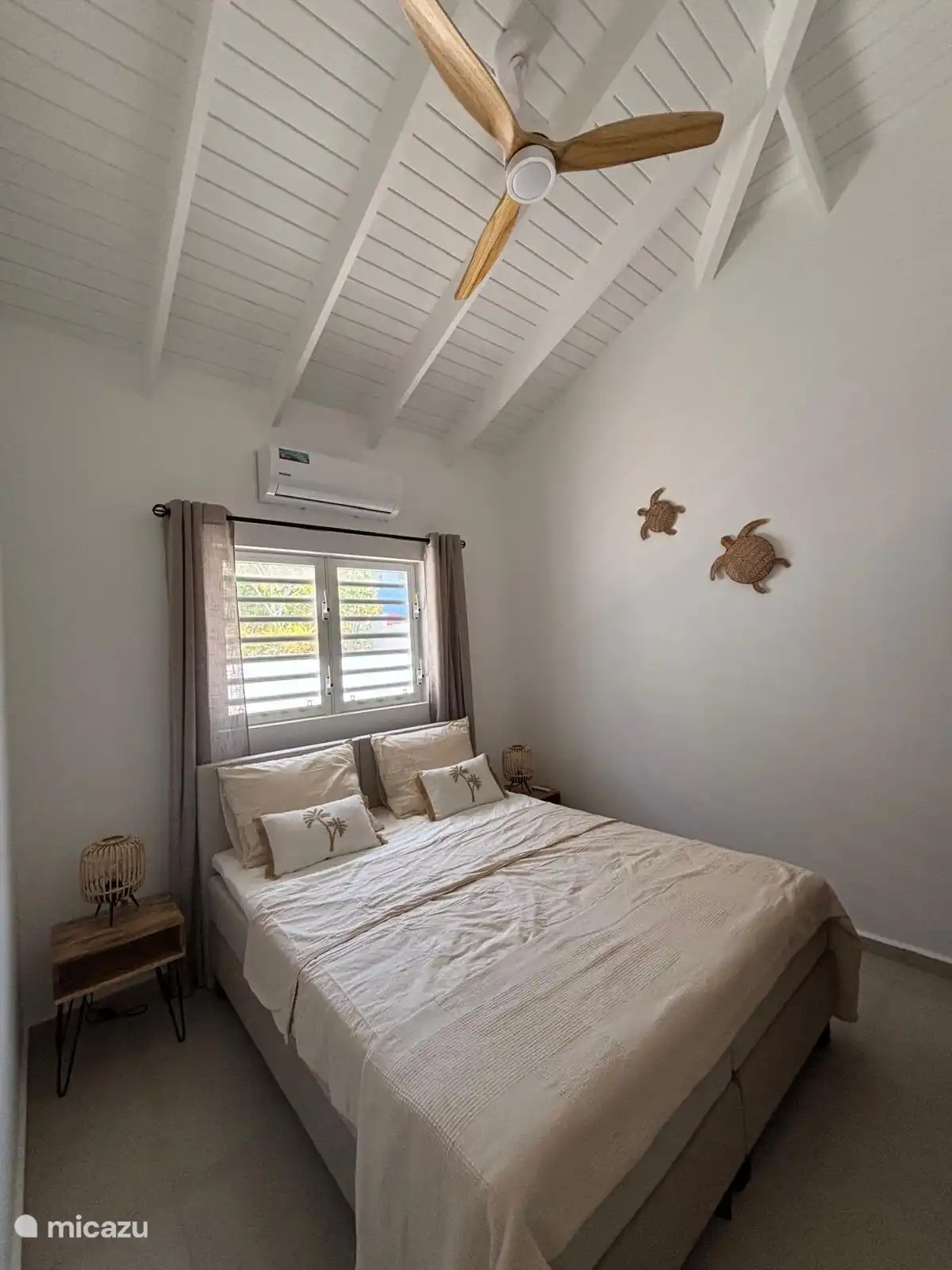 Schlafzimmer 3
Es ist ein Boxspringbett von 2x80. Kann in zwei separate Betten zusammengebaut werden
