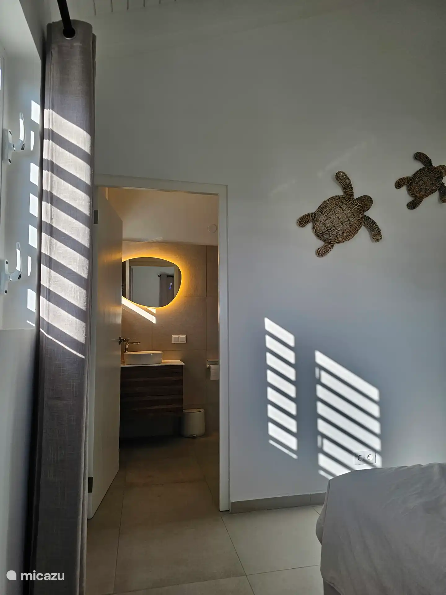 Im Hauptschlafzimmer mit eigenem Bad