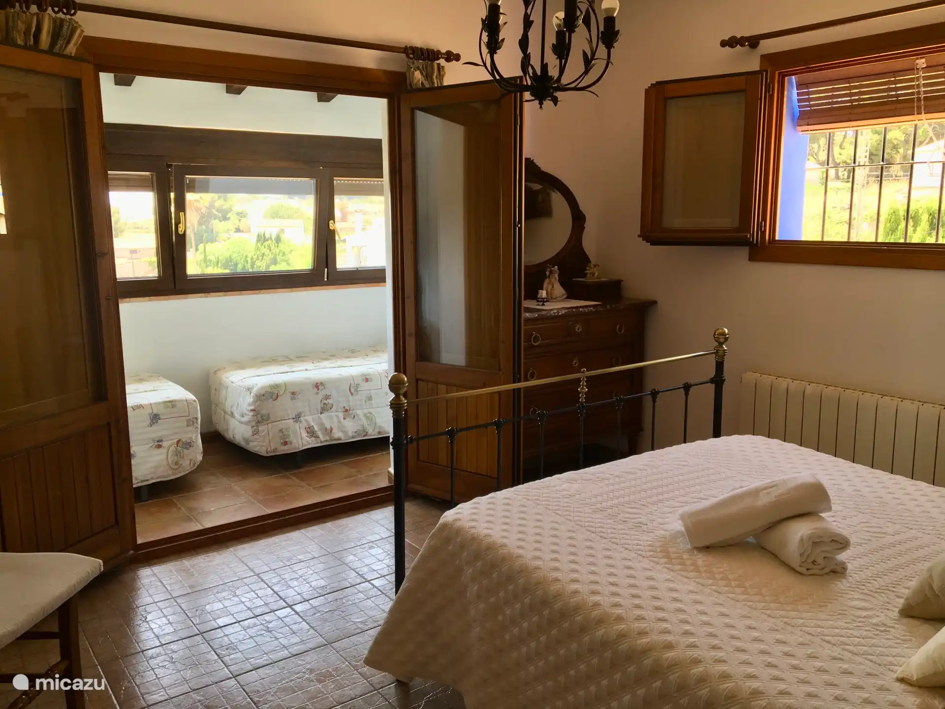 Geräumiges Schlafzimmer im 1. Stock