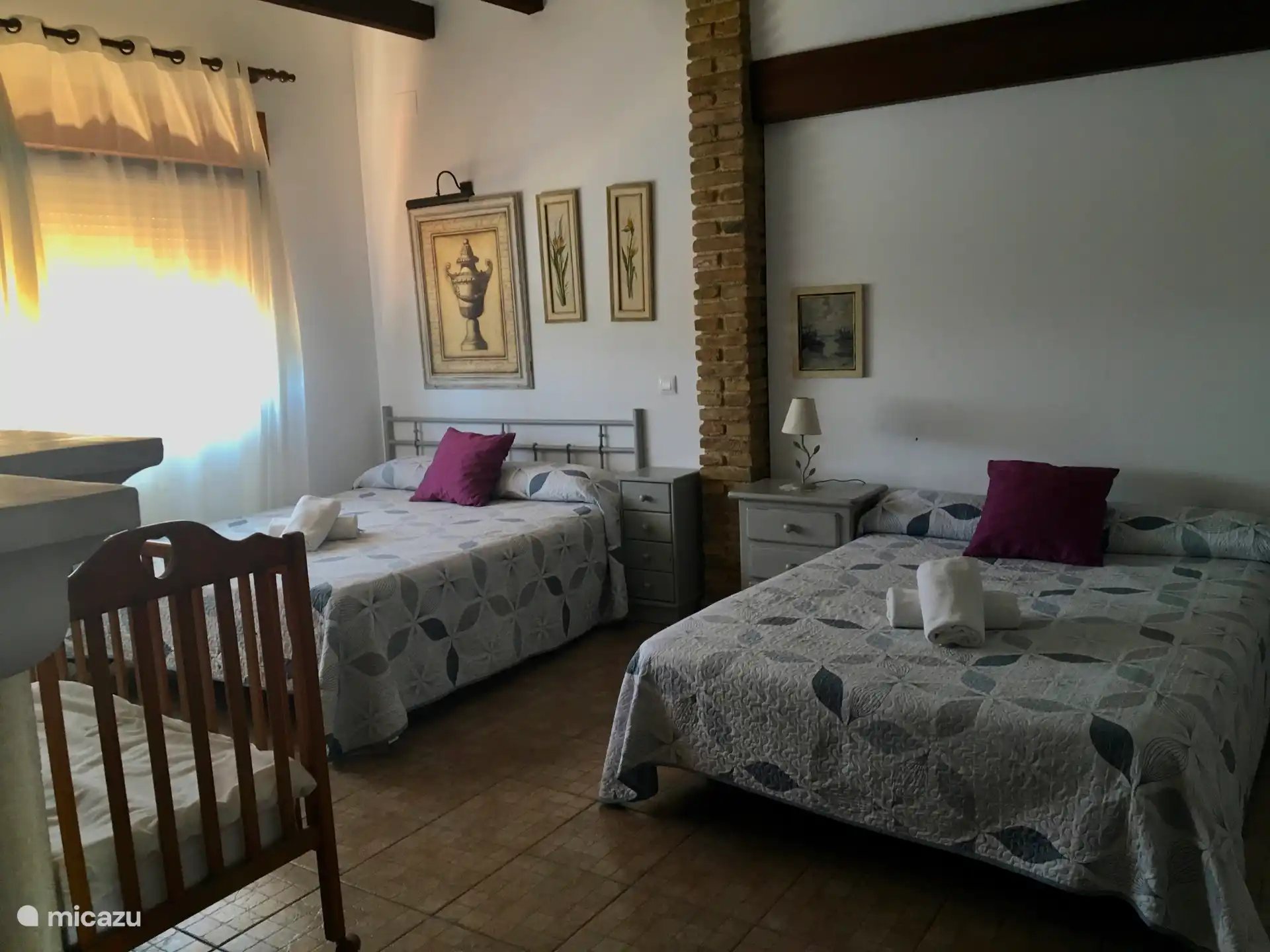 2 Doppelbetten und Babybett