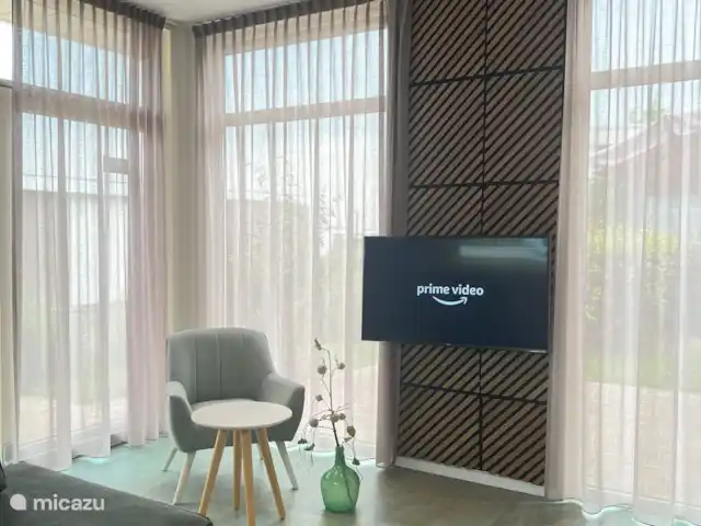 Lieu de repos au bord du lac  | Pays-Bas, Gueldre, Nunspeet - bungalow Une grande smart TV pour les vrais connaisseurs !