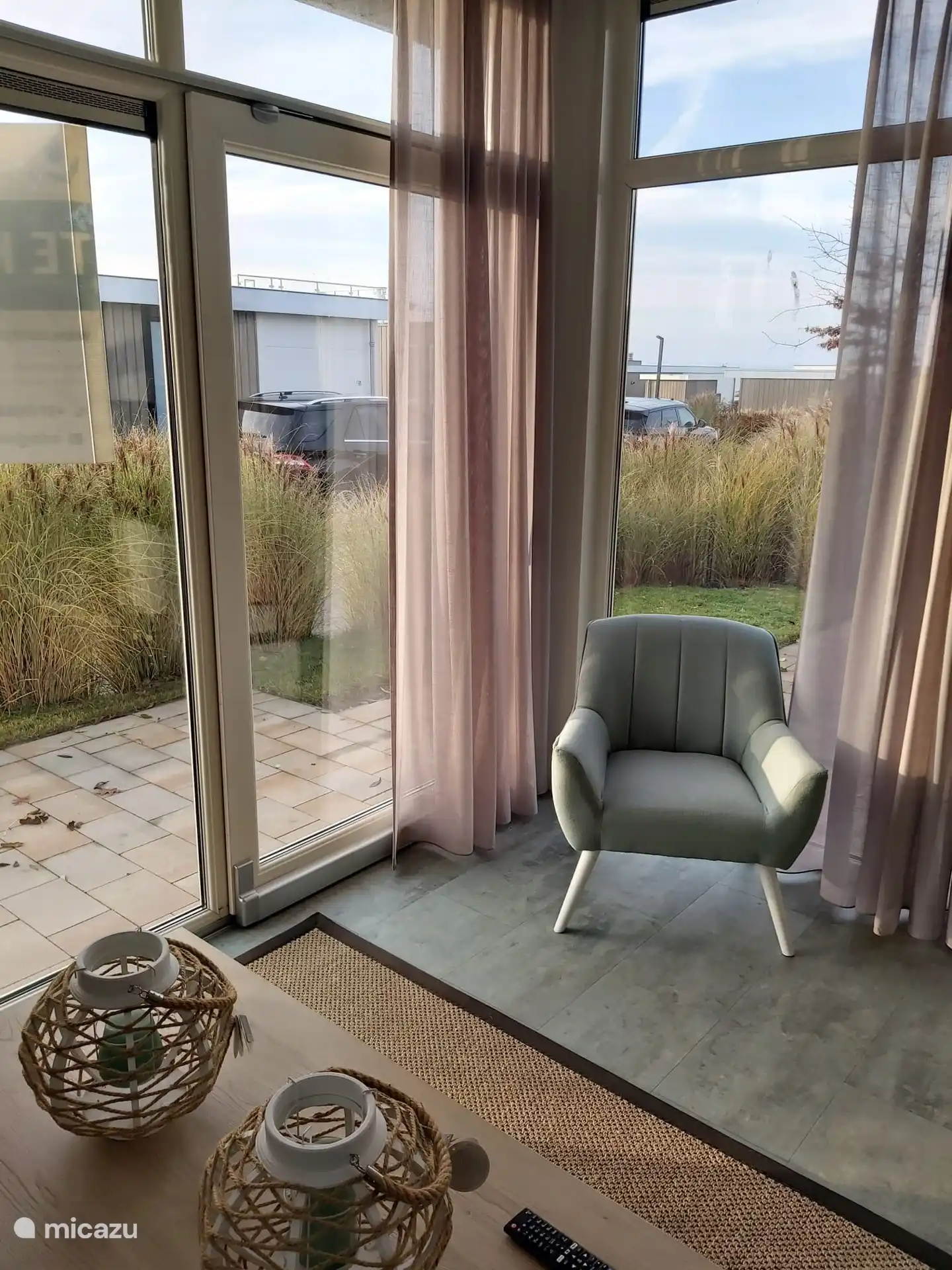 Eine schöne Sitzecke, um nach draußen zu schauen