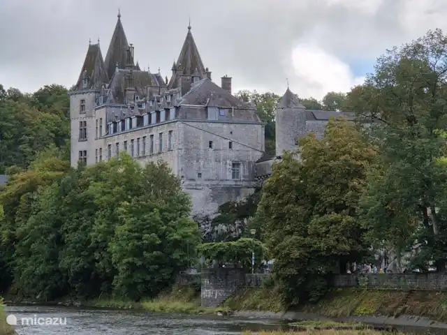 Location de Vacances Belgique, Ardennes, Durbuy, chalet - Tipi d’Amis Château de Durbuy, ou château de Dubuy, du 17ème siècle.