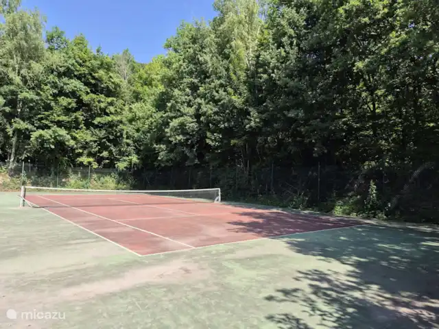 Location de Vacances Belgique, Ardennes, Durbuy, chalet - Tipi d’Amis Court de tennis