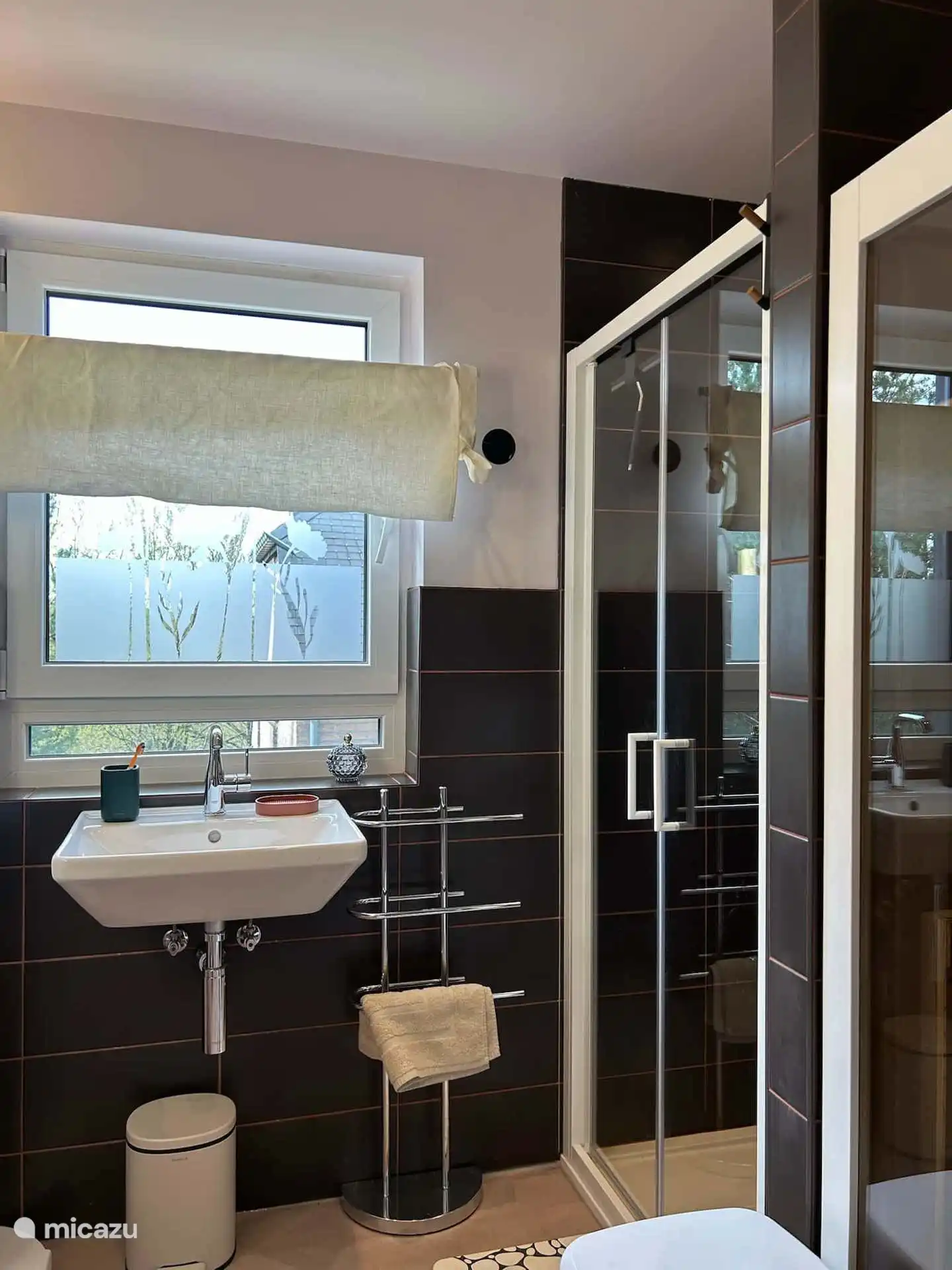 Badezimmer 1 mit schöner Regendusche