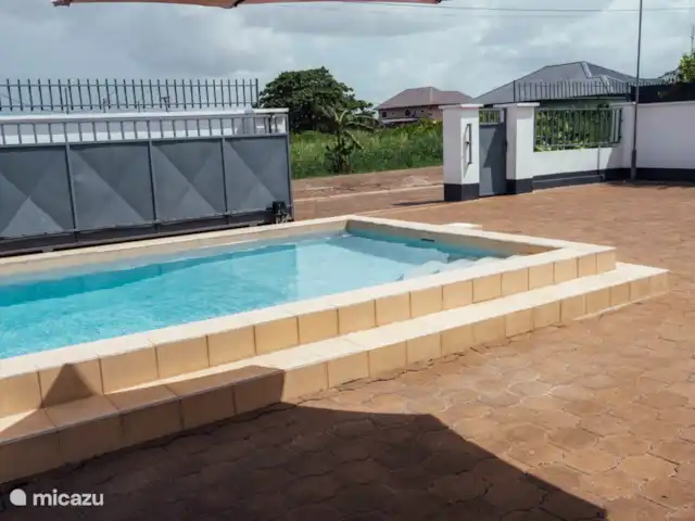 Apto. C de Survillage en Surinam, Paramaribo, Paramaribo - apartamento Piscina de enjambre
