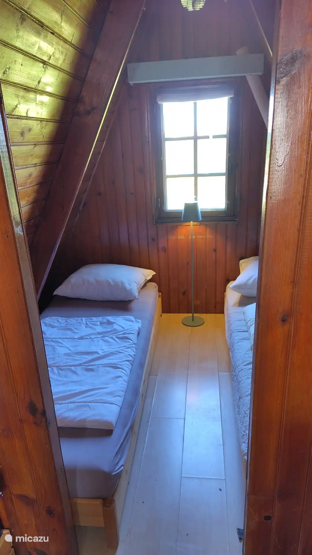 Sie können diese Betten zusammenklicken, dann ist es ein Doppelbett