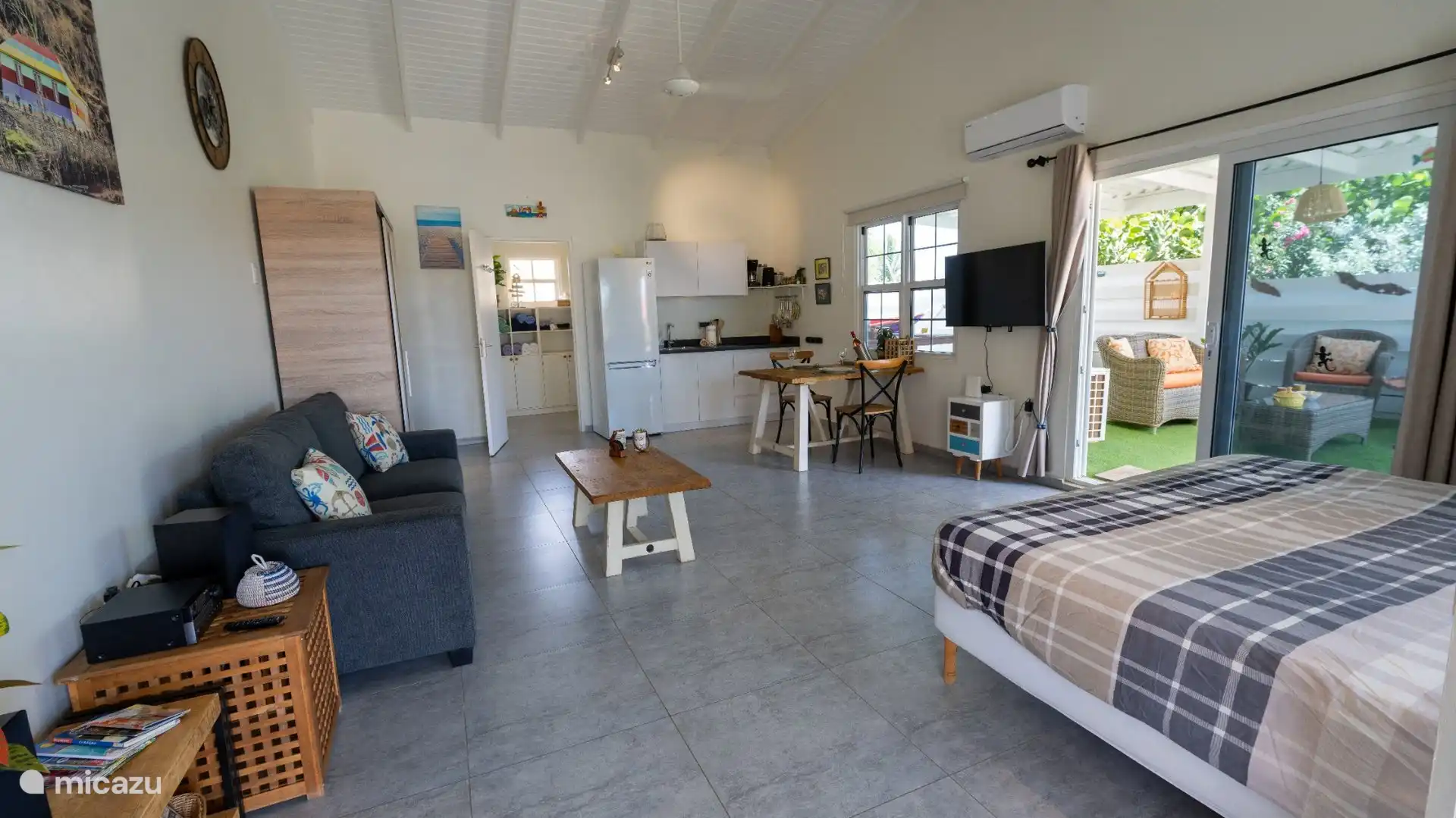 Studio 22 Curaçao in Curaçao, Banda Ariba (Ost), Groot Sint Joris - Studio