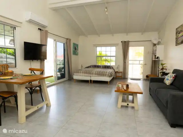 Location de Vacances Curaçao, Banda Ariba (est), Groot Sint Joris, studio - Studio 22 Curaçao Vous profitez de 55m2 d’espace intérieur cosy et de 35m2 d’espace extérieur privatif sur la terrasse.