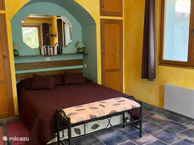 DOMAINE DE ST. AMOUR / LA CASA RURAL en Francia, Var, Trans-en-Provence - casa rural / cabaña Dormitorio 2