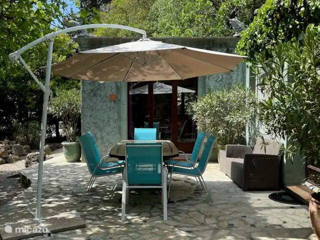 DOMAINE DE ST. AMOUR / LA CASA RURAL en Francia, Var, Trans-en-Provence - casa rural / cabaña Terraza 1.1