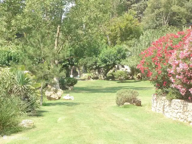 DOMAINE DE ST. AMOUR / LA CASA RURAL en Francia, Var, Trans-en-Provence - casa rural / cabaña Parque 1