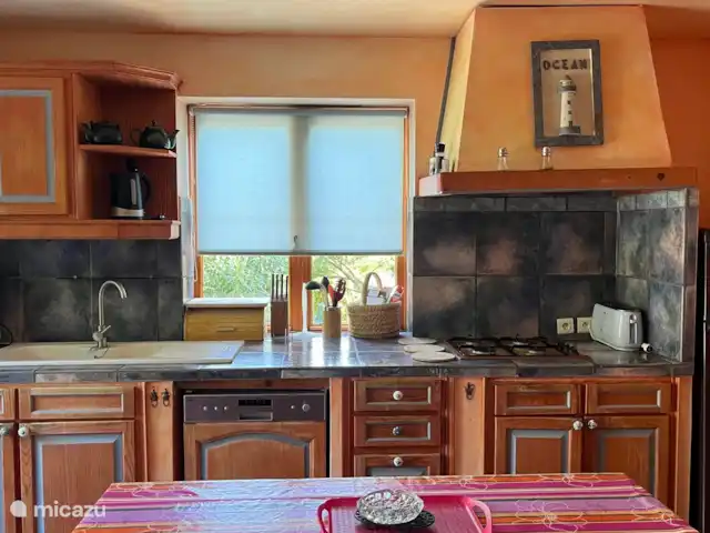 DOMAINE DE ST. AMOUR / LA CASA RURAL en Francia, Var, Trans-en-Provence - casa rural / cabaña Cuisine_1