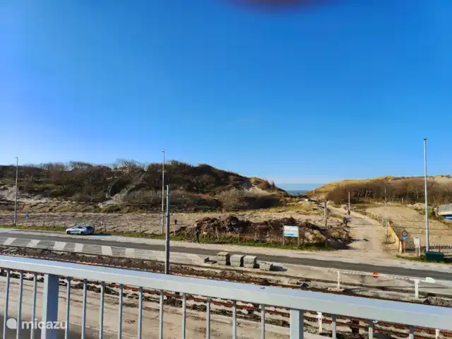 Harly en Bélgica, Costa Belga, Bredene - chalet Paso a la playa desde el puente sobre la carretera