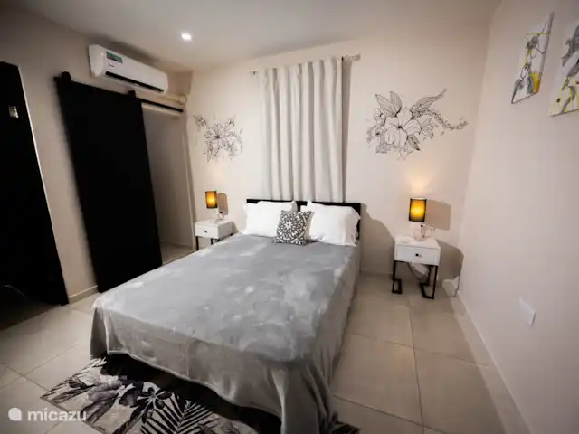 Location de Vacances Curaçao, Banda Ariba (est), Mambo Beach, appartement - Central 2BR Apt - 10 minutes Mambo Bch Chambre principale
