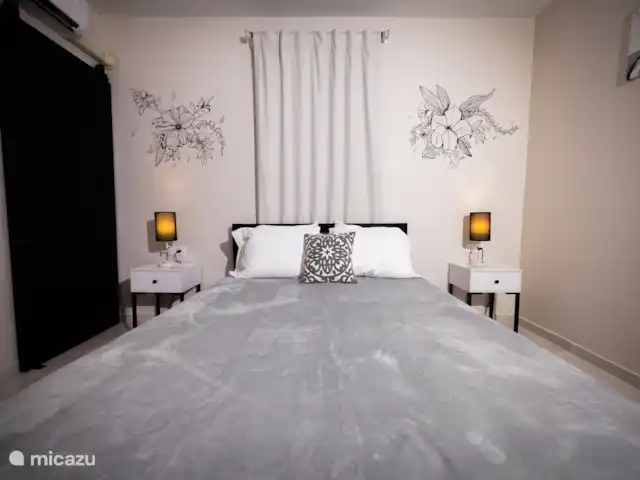 Location de Vacances Curaçao, Banda Ariba (est), Mambo Beach, appartement - Central 2BR Apt - 10 minutes Mambo Bch Chambre principale