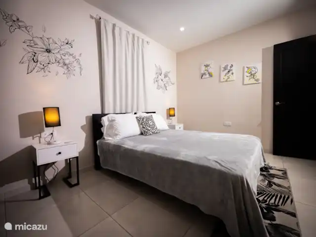 Location de Vacances Curaçao, Banda Ariba (est), Mambo Beach, appartement - Central 2BR Apt - 10 minutes Mambo Bch Chambre principale