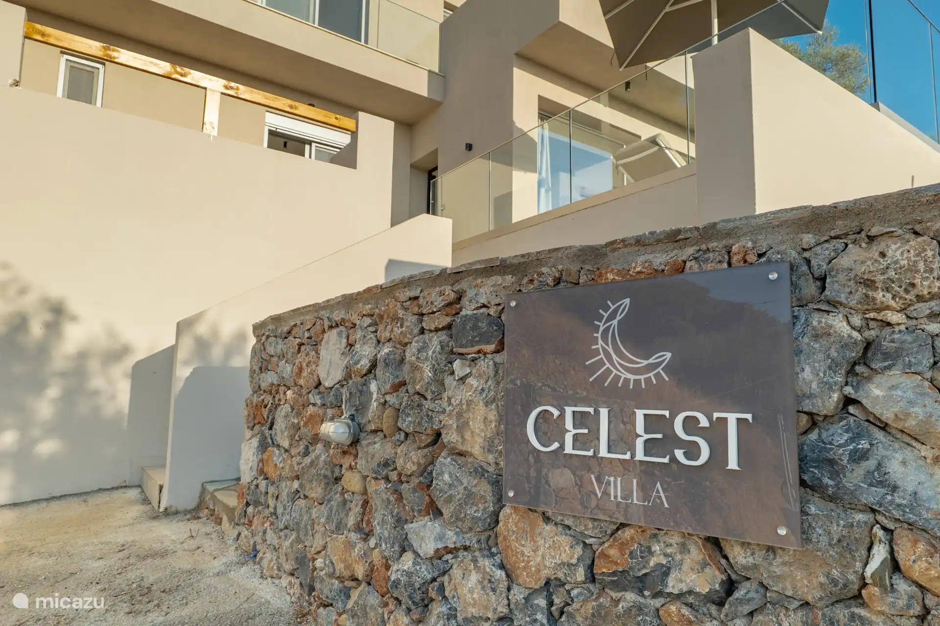 Placa de identificación Villa Celest